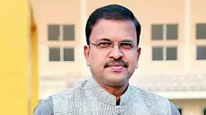 Former CBI JD Lakshminarayanas Wife Duped For Rs 2.58 cr By Cyber Criminals Former CBI JD Lakshminarayanas Wife Duped For Rs 2.58 cr By Cyber Criminals