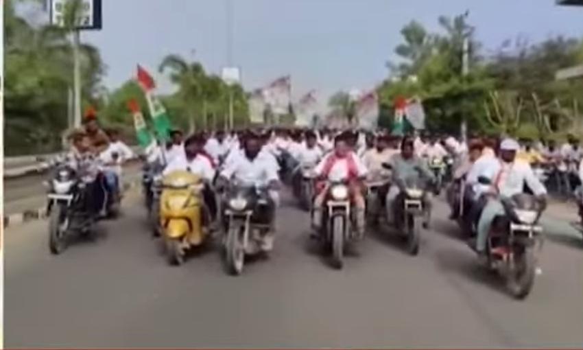 Traffic Halts on NH-44 and NH-65