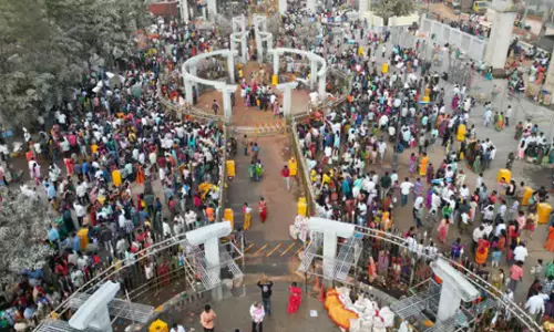 Medaram Witnesses Heavy Devotee Influx