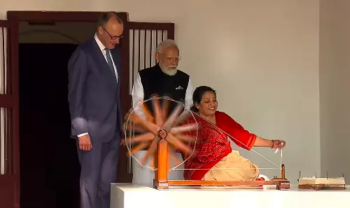 PM Modi, German Chancellor Merz Pay Tributes to Mahatma Gandhi at Sabarmati Ashram