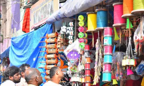 Killer Manja Injures Woman in Meerpet Killer Manja Injures Woman in Meerpet