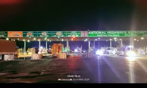 Bengaluru–Hyderabad NH Sees Festive Surge In Traffic Bengaluru–Hyderabad NH Sees Festive Surge In Traffic