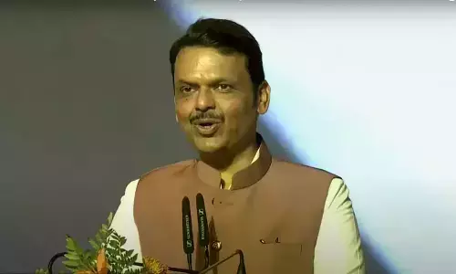Fadnavis Targets Thackerays, Pitches Third Mumbai Airport Fadnavis Targets Thackerays, Pitches Third Mumbai Airport