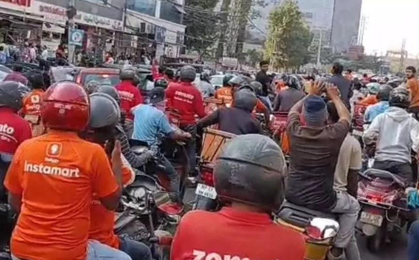 Gig Workers Welcome Centre’s Move Against ‘10-Minute Delivery,’ Flag ...