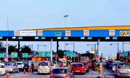 Sankranti Rush Chokes NH-65, Six-Km Traffic Jam After Lorry Overturns Sankranti Rush Chokes NH-65, Six-Km Traffic Jam After Lorry Overturns