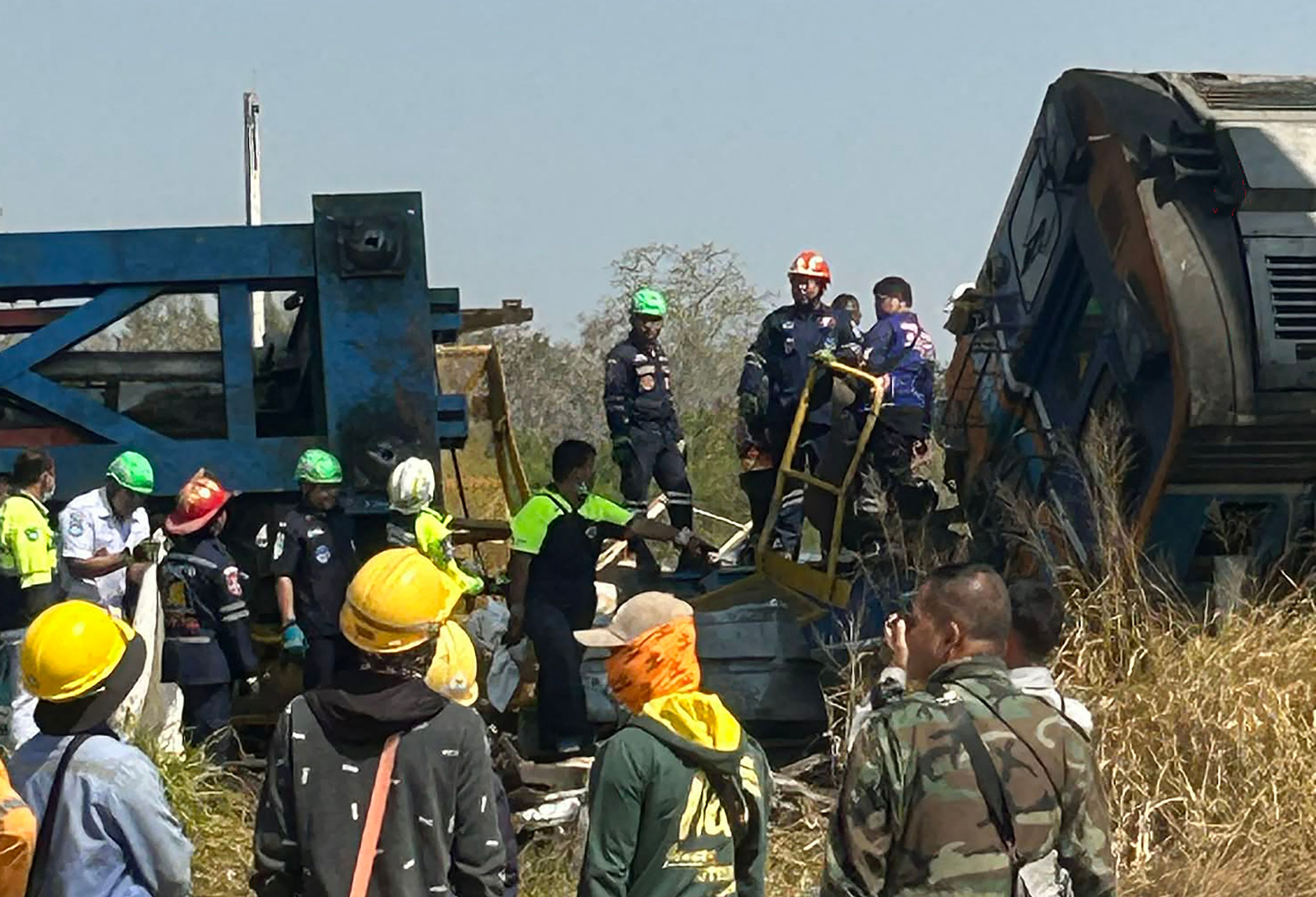 Crane Collapse on Passenger Train in Thailand Kills at Least 12