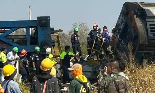 Crane Collapse on Passenger Train in Thailand Kills at Least 12