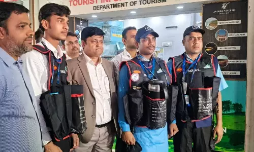 Waltair Division Pilots Wearable, Hygienic Vending System on Trains