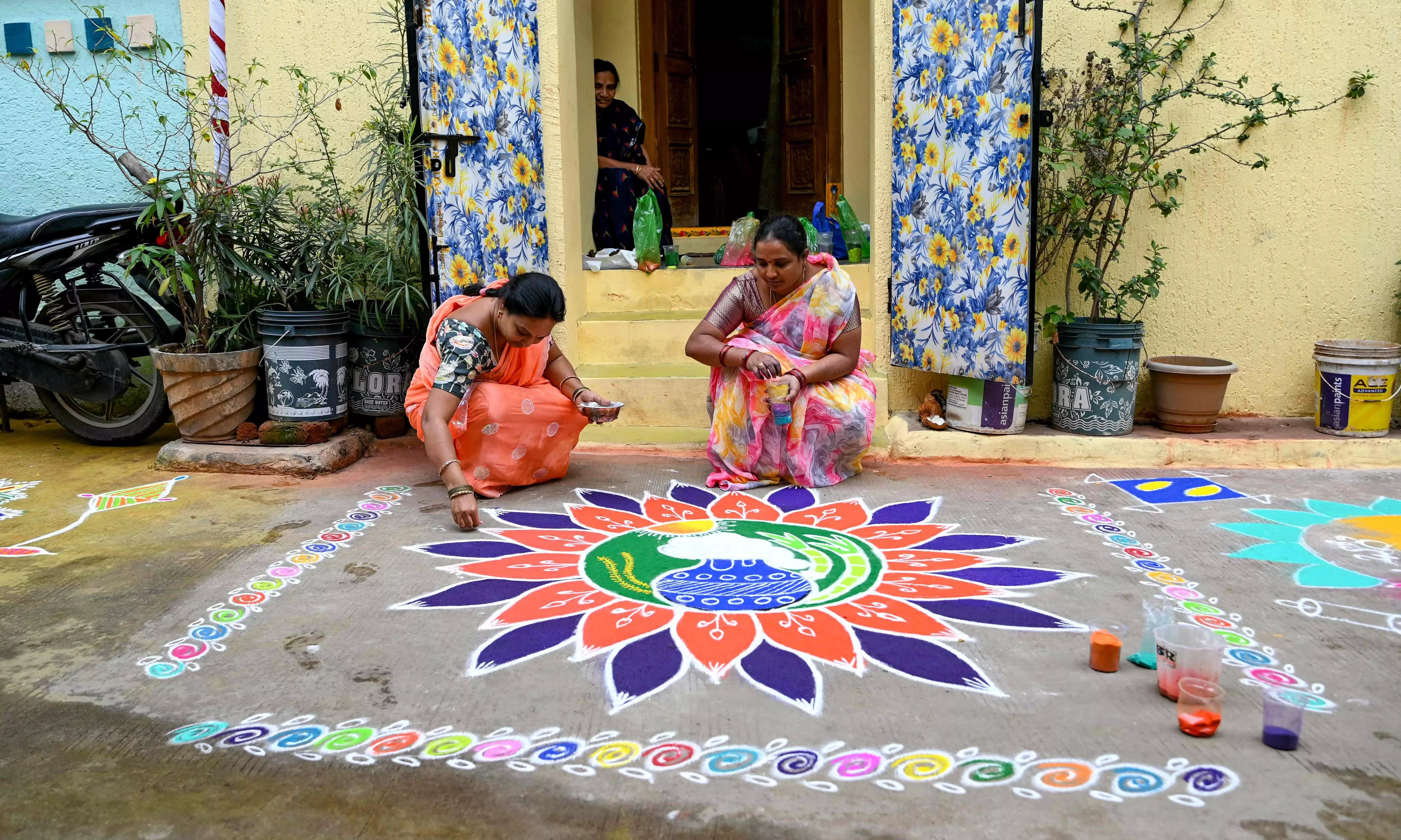Sankranti Celebrated With Traditional Fervour Across Telangana Sankranti Celebrated With Traditional Fervour Across Telangana