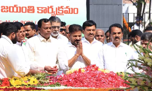 Revanth Reddy Pays Floral Tributes to Ex-Union Minister Jaipal Reddy