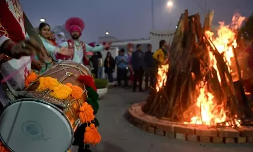 Punjabis Plan Big Lohri Fete on Sunday
