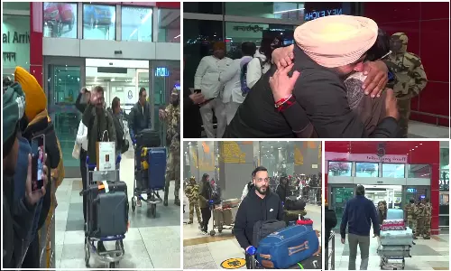 Indian Students Emotional Reunion With Family After Return From Iran