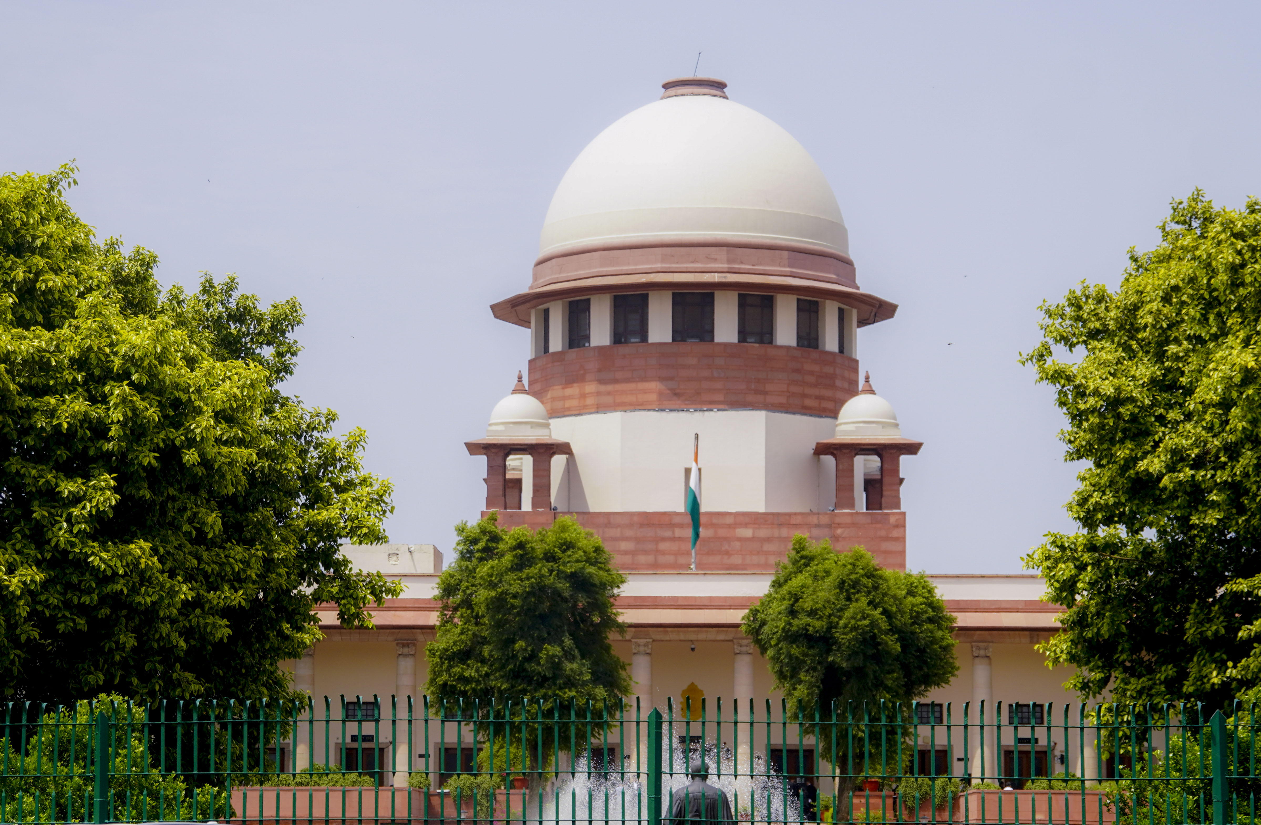 SC Refers Plea on Bank Freeze SOP to CJI