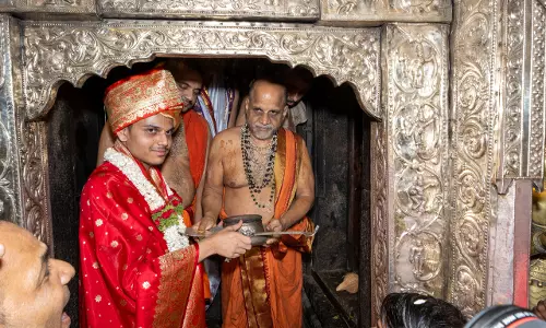 Sri Vedavardhana Tirtha Swamiji Ascends Paryaya Peetha of Udupi Sri Krishna Math