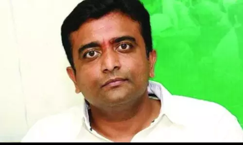 Kasu Mahesh Challenges Gurazala MLA For Open Debate