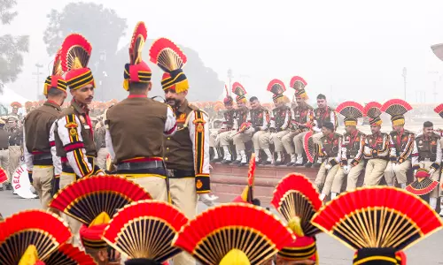 Delhi: Rehearsals for 77th R-Day Parade Underway at Kartavya Path