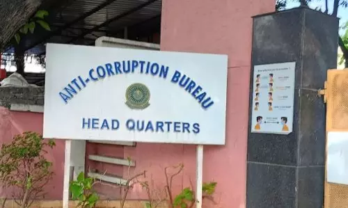 2 Held in Suryapet in Rs.20,000 Bribe Case 2 Held in Suryapet in Rs.20,000 Bribe Case
