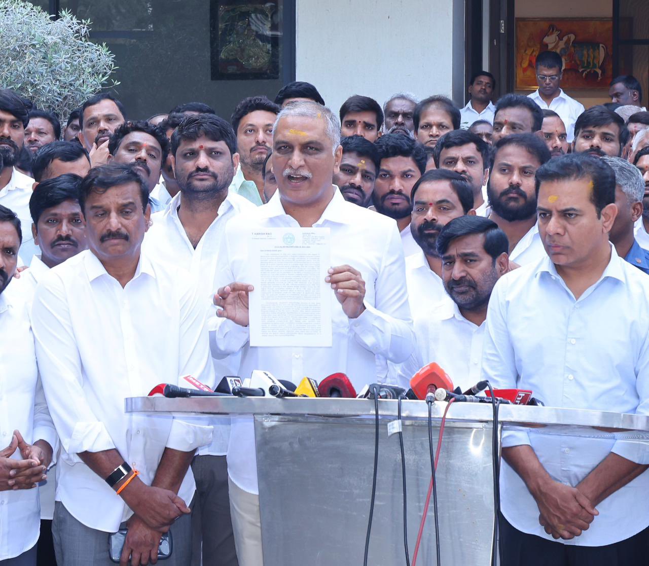 The case dates back to March 2024 and pertains to allegations that the phones of judges, politicians, and businessmen were illegally tapped during the BRS regime.