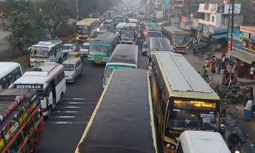 Chennai-Tiruchi NH Choked as Lakhs Return After Pongal