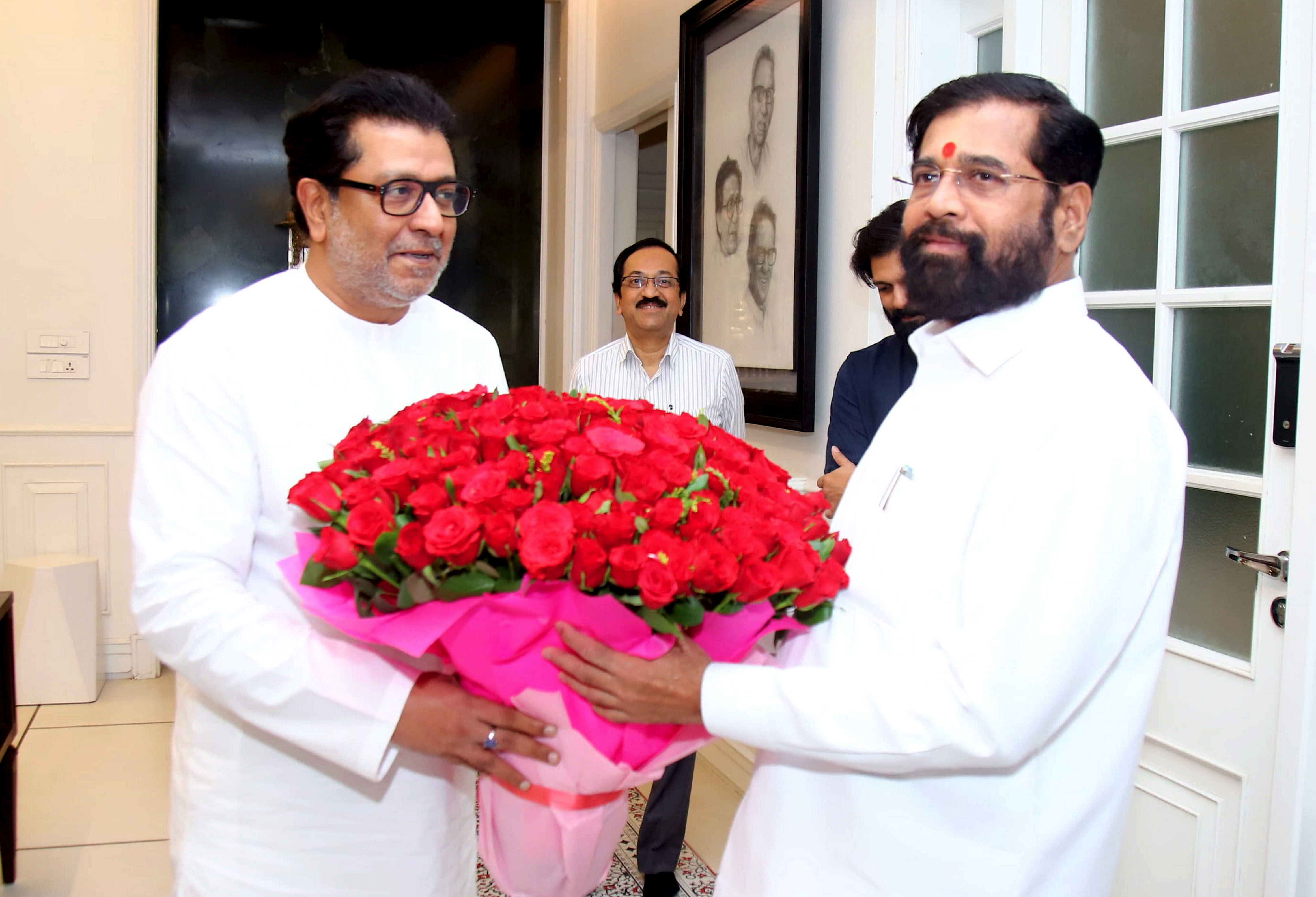 MNS Corporators Offer Support to Shinde's Shiv Sena in Kalyan Dombivli