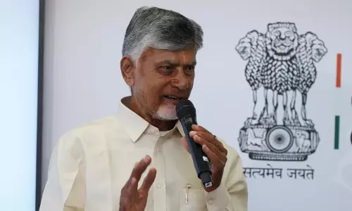 Naidu Invites Japanese Diplomats to AP after their meal at Andhra Bhavan in New Delhi