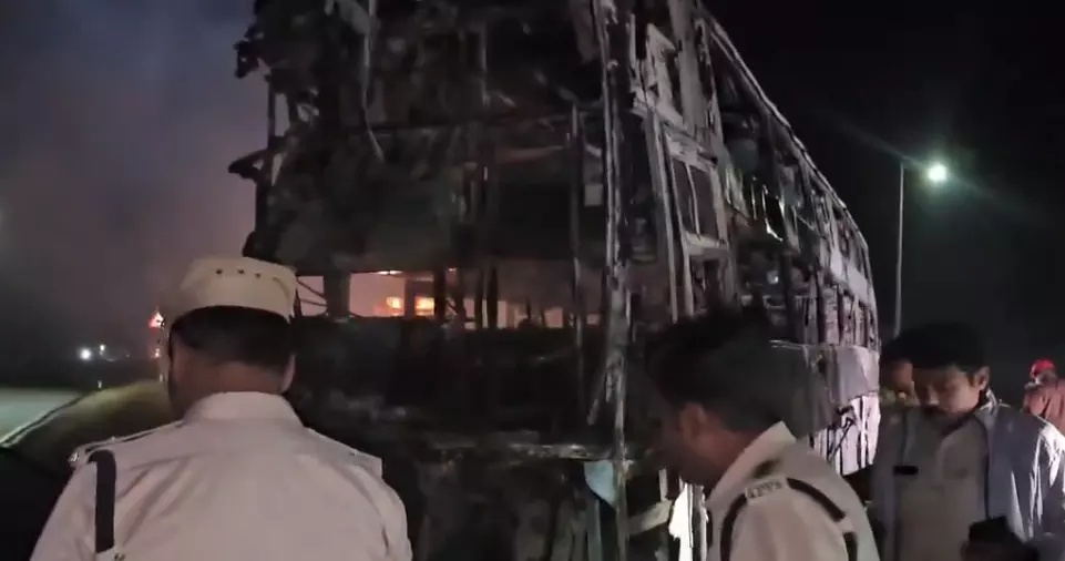 Three Killed as Tyre Burst Triggers Fiery Bus–Lorry Crash in Nandyal Three Killed as Tyre Burst Triggers Fiery Bus–Lorry Crash in Nandyal