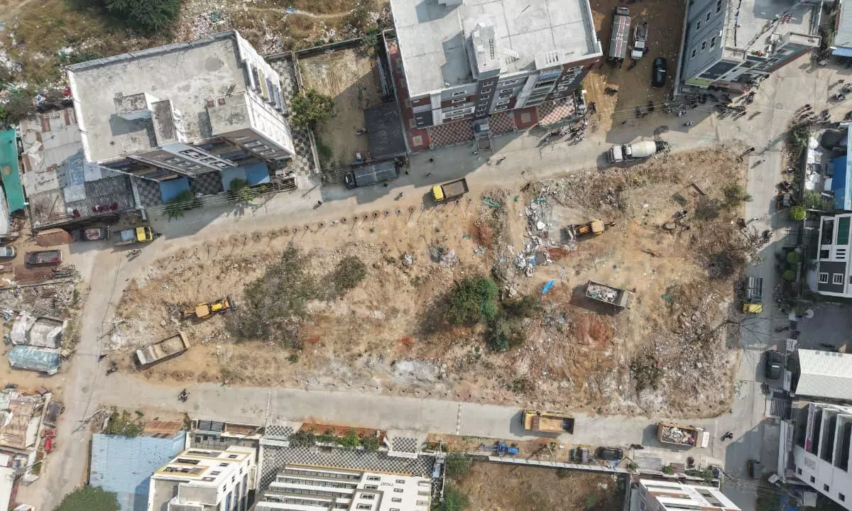 HYDRAA Reclaims Park Land In Kukatpally