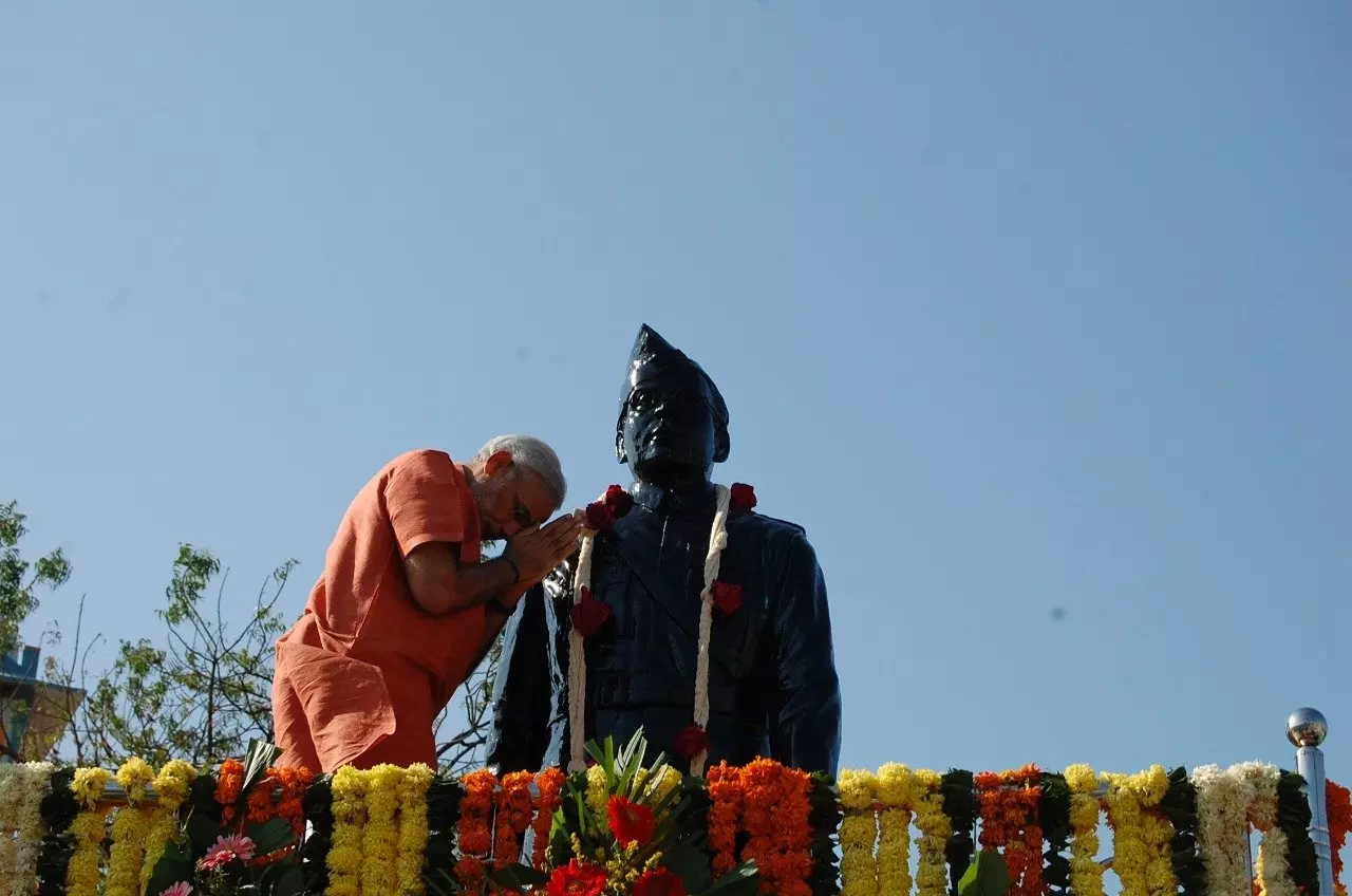 PM Modi Pays Tribute to Subhas Chandra Bose PM Modi Pays Tribute to Subhas Chandra Bose