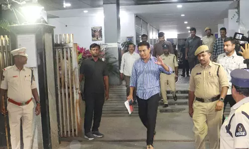 Phone-Tapping Case: High Security and Traffic Chaos Mark KTR’s Questioning Phone-Tapping Case: High Security and Traffic Chaos Mark KTR’s Questioning