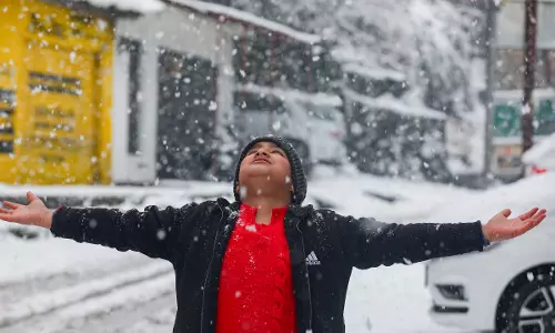 J&K: Heavy Snowfall Continues in Doda; Residents Advised to Stay Indoors