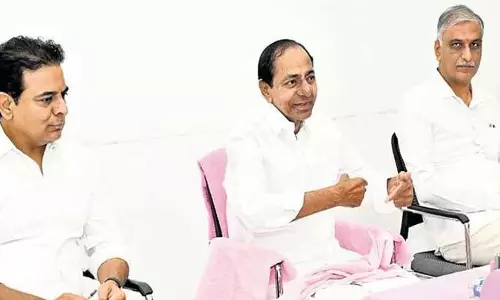 KTR, Harish Brief KCR on Questioning by SIT