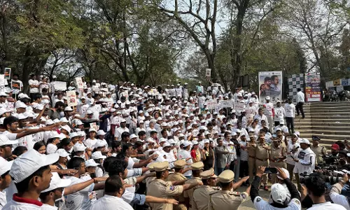 2000 Students Join Awareness Run Against Drugs