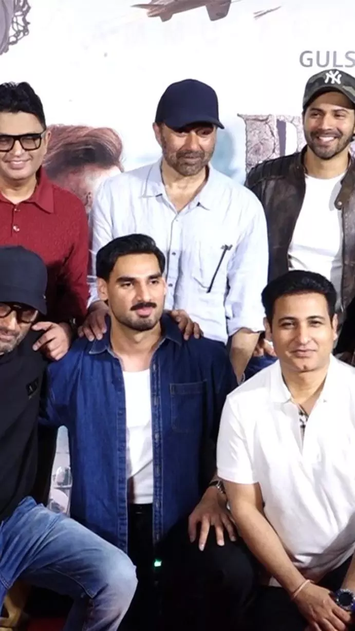 Border 2 Premiere: Varun Dhawan Touches Deol’s Feet; Jaiswal, KL Rahul Attend