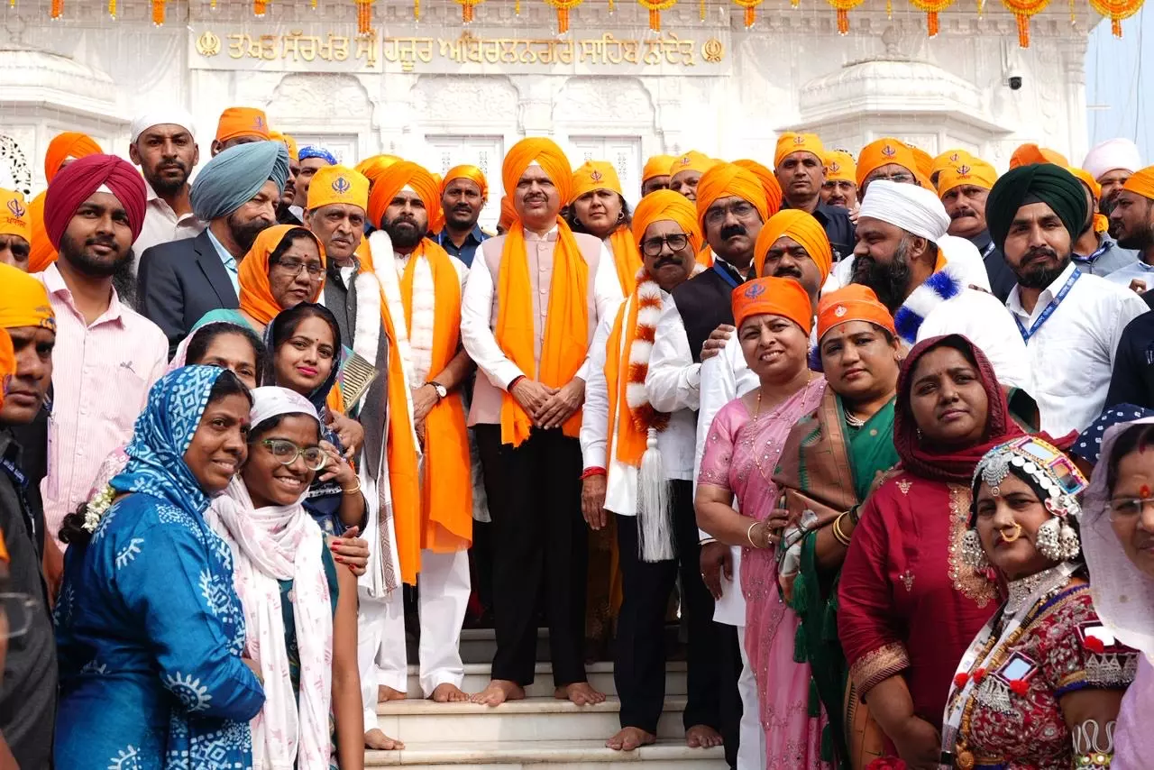Fadnavis Hails Guru Tegh Bahadur’s Stand for ‘Sanatan Dharma’ Fadnavis Hails Guru Tegh Bahadur’s Stand for ‘Sanatan Dharma’