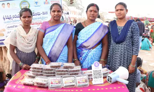 Ippa Puvvu Laddus Turn Star Attraction At Medaram Jatara