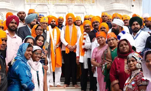 Fadnavis Hails Guru Tegh Bahadur’s Stand for ‘Sanatan Dharma’