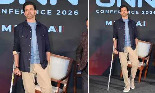 Hrithik Roshan Explains Why He Was Seen on Crutches at a Party in Mumbai Hrithik Roshan Explains Why He Was Seen on Crutches at a Party in Mumbai