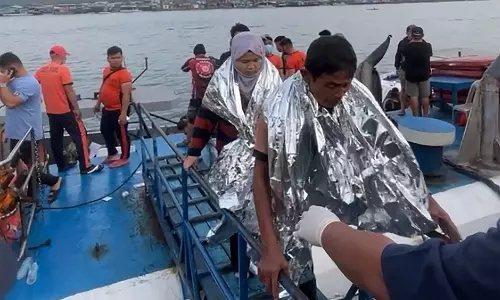 Ferry Sinking Kills 18, Leaves 10 Missing in Philippines Ferry Sinking Kills 18, Leaves 10 Missing in Philippines