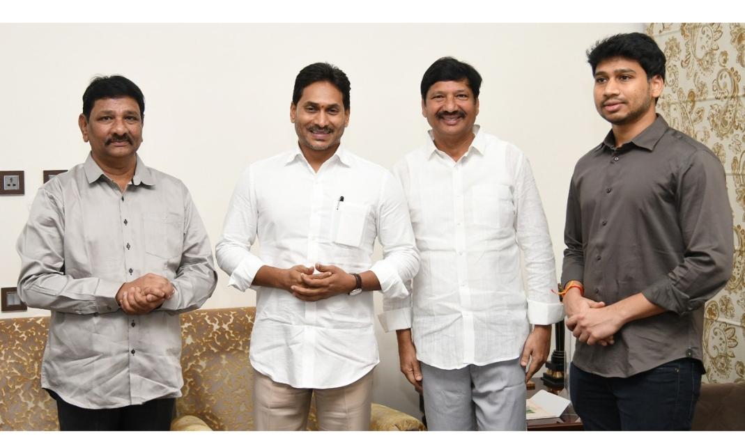 Jagan Criticizes Government, Assures Support