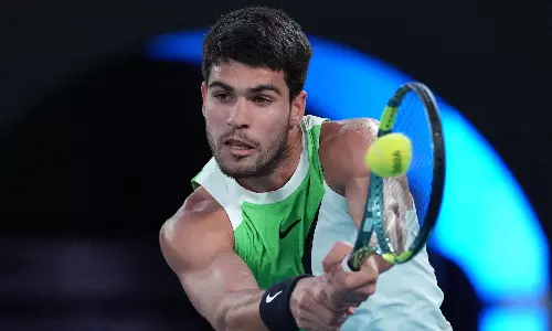 Australian Open: Alcaraz Crushes De Minaur to Reach Semi-Finals Australian Open: Alcaraz Crushes De Minaur to Reach Semi-Finals