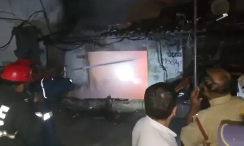 5 Cars Reduced To Ashes In Midnight Blaze 5 Cars Reduced To Ashes In Midnight Blaze