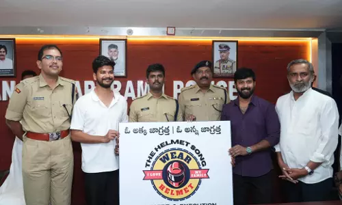 SP Launches Five-Day Road Safety Awareness Drive In Anantapur SP Launches Five-Day Road Safety Awareness Drive In Anantapur