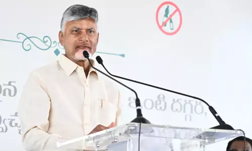 Naidu Assures Tobacco Farmers to Intervene With Centre Naidu Assures Tobacco Farmers to Intervene With Centre