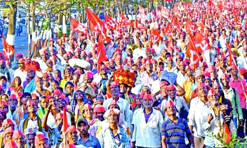 Farmers’ March Enters Thane, Mumbai On Alert Farmers’ March Enters Thane, Mumbai On Alert