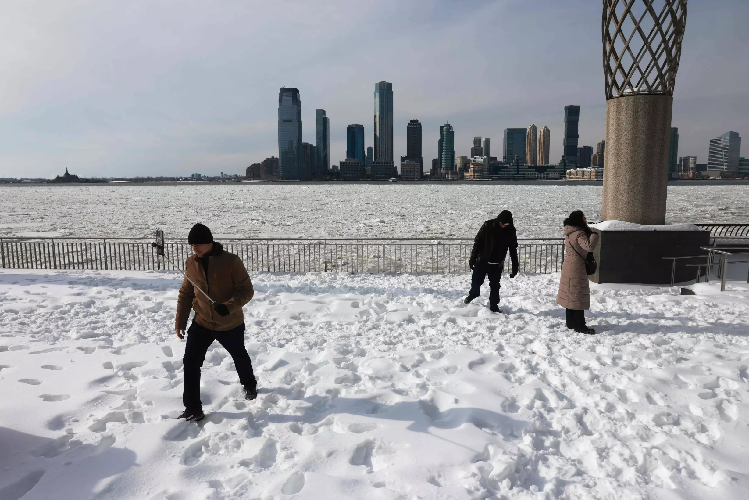 US Winter Storm Deaths Rise and Power Outages Linger US Winter Storm Deaths Rise and Power Outages Linger