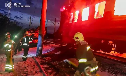 Russian Strikes in Ukraine Kill 12, Target Passenger Train