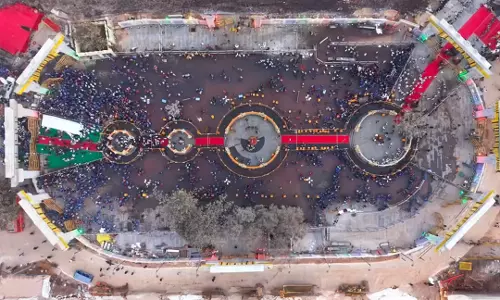 Traders Fleece Pilgrims at Medaram Jatara