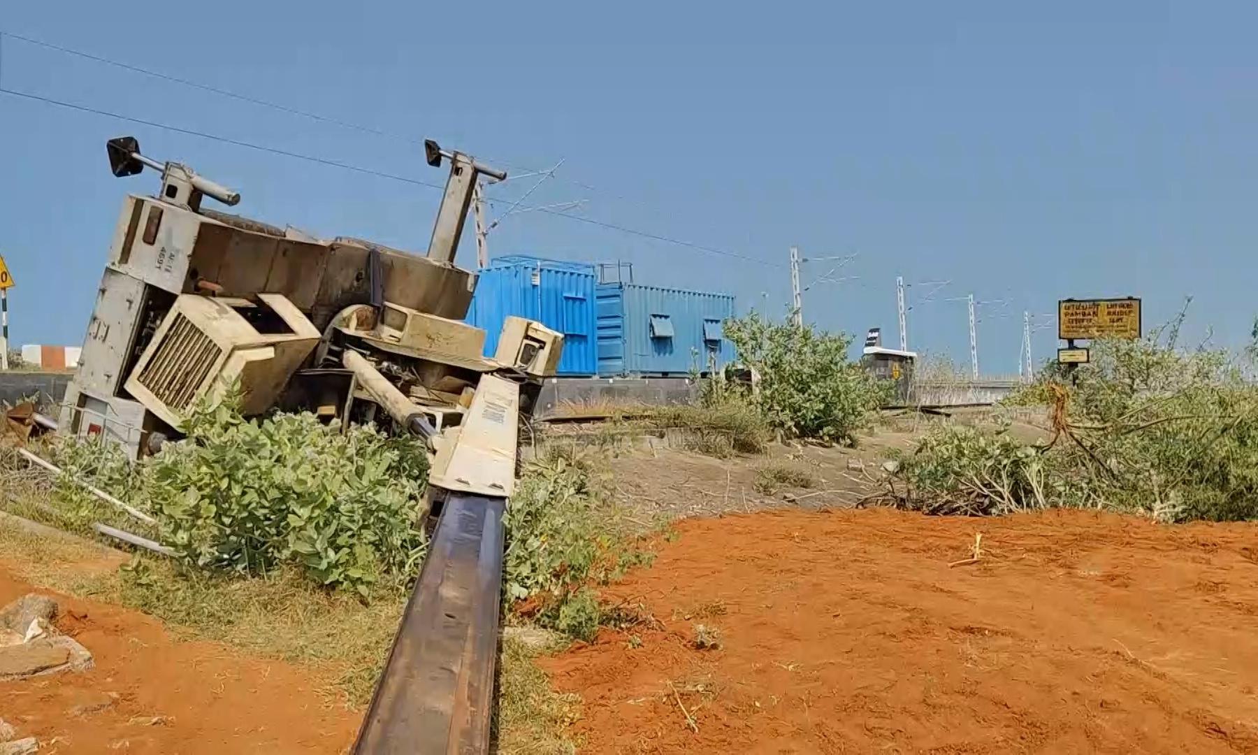 Crane topples while dismantling Pamban bridge