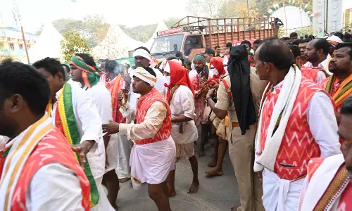 Sammakka Installed at Medaram Gaddelu with State Honours