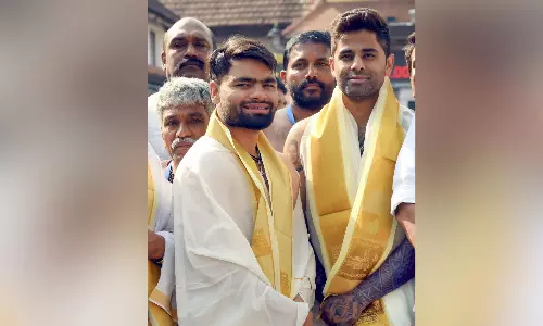 Indian Cricket Team Members Offer Prayers at Sree Padmanabhaswamy Temple